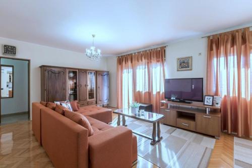 Apartment in Kastel Novi with terrace, air conditioning, W-LAN, washing machine 5104-1