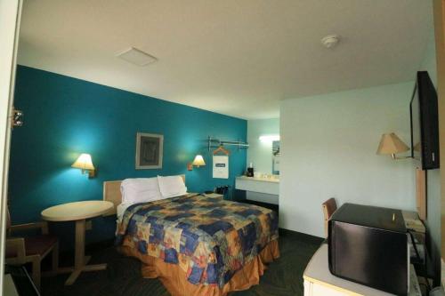 Travelodge by Wyndham Parkersburg in Parkersburg, USA
