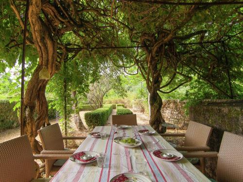 陽台/露台, Historic Mansion by River Cenevieres in 聖馬丹拉布瓦