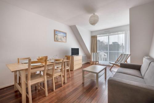 Apartment room in À 300m de la plage appartement pour 4