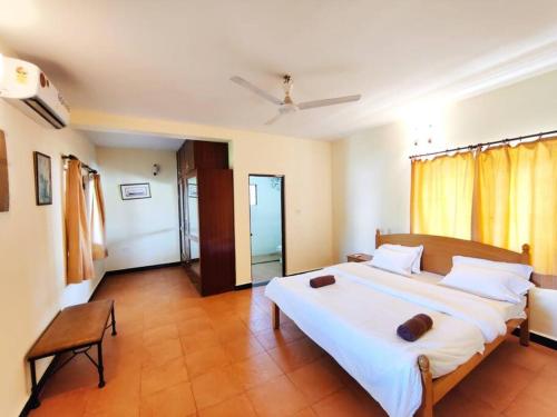 Hilltop 4 BHK Villa with Private Pool in Candolim in Marra
