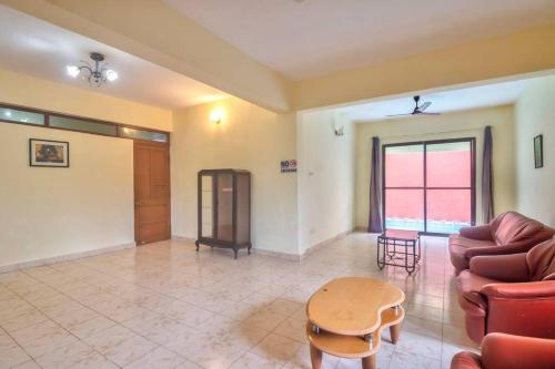 Hilltop 4 BHK Villa with Private Pool in Candolim in Marra