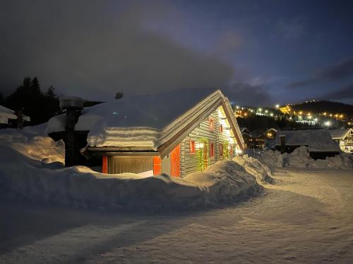 Cosy and sunny mountain cabin in Turistsenteret, Trysil