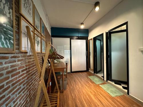T-House BKK 2Floors near BTS with swimming pool and free Wifi