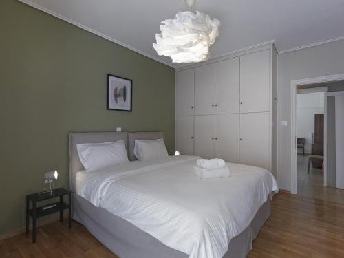 2 bedroom apartment close to children's hospital - Tap to explore photos