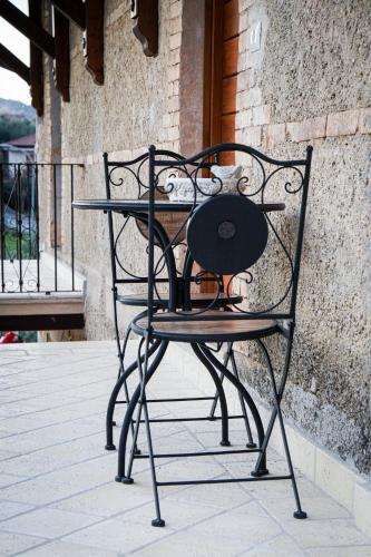 1870 Bed & Breakfast - Tap to explore photos