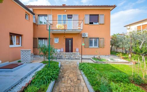 FERUCIO house with apartments - image 10