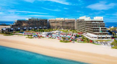 Th8 Palm Dubai Beach Resort, Vignette Collection by IHG, Dubai