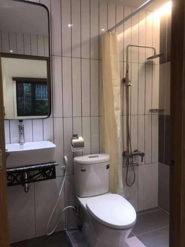 Bathroom, ANVIEN MOTEL near Mui Ganh Dau Beach