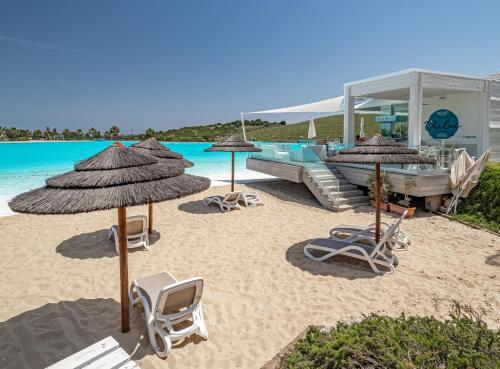 2237-Modern apt with private beach - image 3