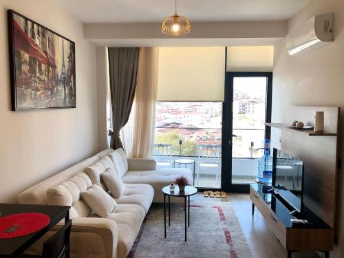 Secured Lux 1 + 1 apartment - Gym, Sauna & Parking ( EMP 142 )