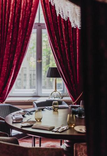 424632842 Grand Poet Hotel and SPA by Semarah