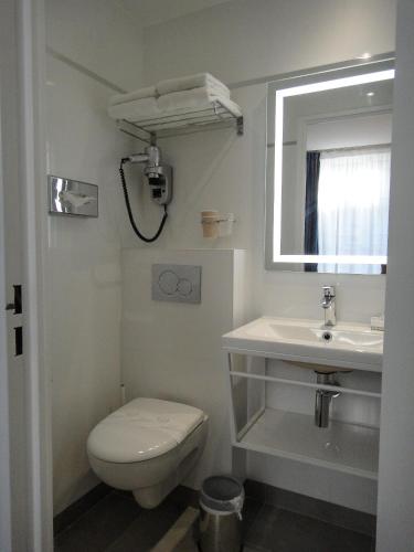 Austin's Saint Lazare Hotel - image 4