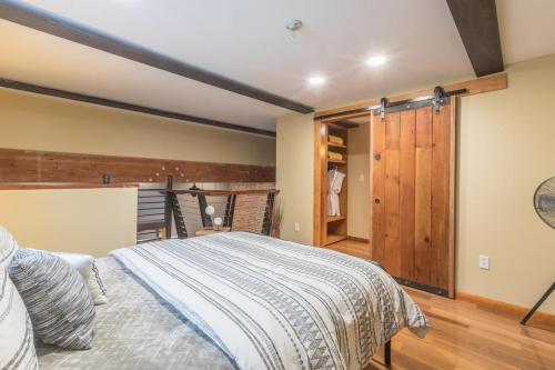 736 Main Street Loft - image 2