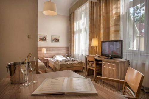 2 twin beds