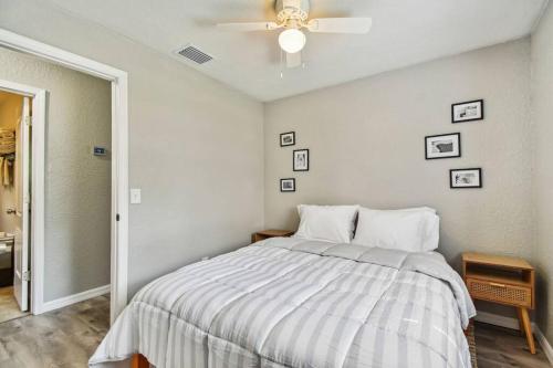 ~ Modern and Cozy 4BR home - 30 Mins from Disney ~ in Orlando, USA