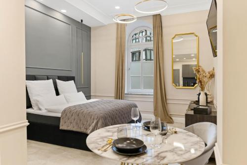 DESIGN Studio I Center I Kingbed I NEW in Augsburg, Deutschland