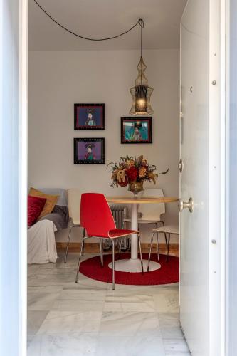 Amazing studio in the old city - image 8