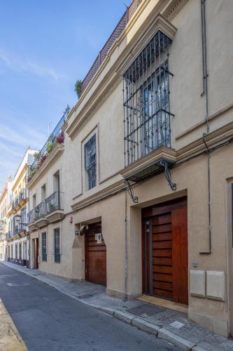 Amazing studio in the old city - image 11