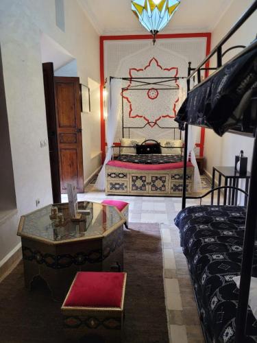 room detail thumbnail 1