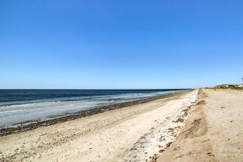Oak Island Home with Fenced Yard-Walk to Long Beach! - image 36