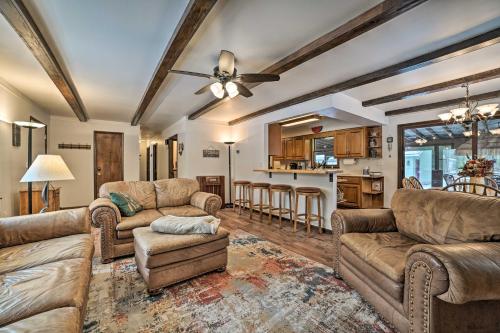 Houghton Lake Cottage Escape with Patio! in Houghton Lake, USA