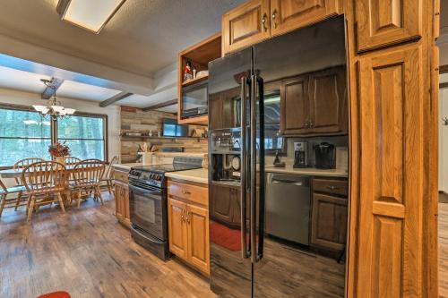 Houghton Lake Cottage Escape w/ Patio! in Houghton Lake (MI)