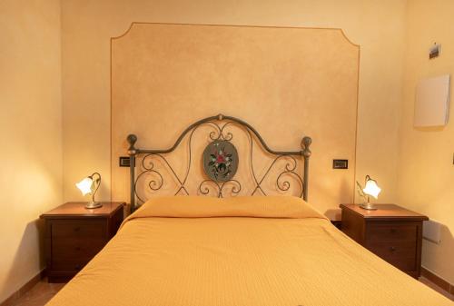 Double Room with Garden View image 10