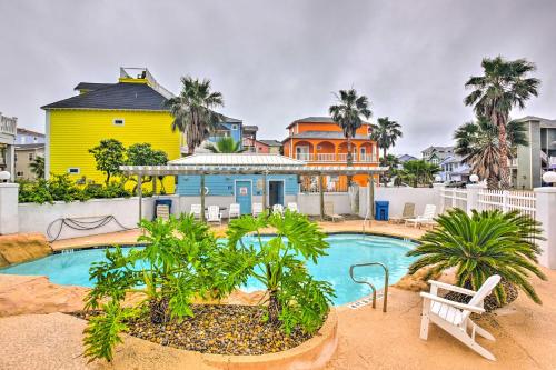 Port Aransas Home with Pool - Walk to Sandpoint Beach - image 6