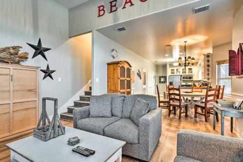 Port Aransas Home with Pool - Walk to Sandpoint Beach - image 10