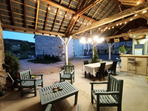 La grenouille amoureuse in Saint-Rémy-de-Blot