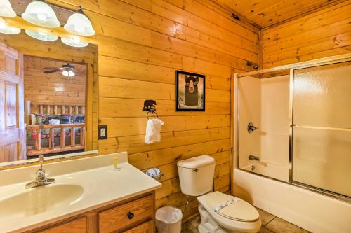 Pigeon Forge Cabin with Views Hot Tub Pets Welcome - image 14