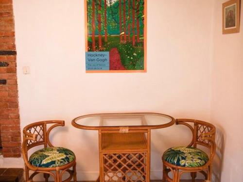 Charmant gîte de plain-pied près de Bourges, avec jardin arboré et équipement complet - FR-1-586-31 (Gite Tout Confort a Parassy : Proche Bourges et Sancerre, Ideal Randonnees et Decouvertes - FR-1-586) in Morogues