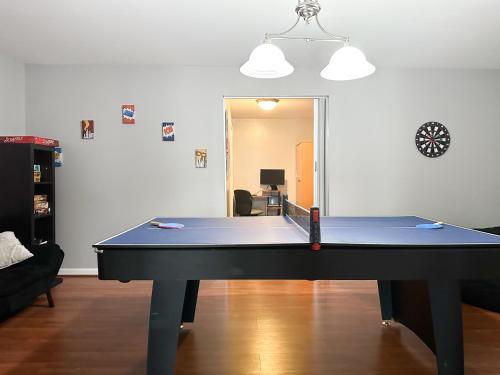 Cute 2-BRM Walkout apt with pool table and theater