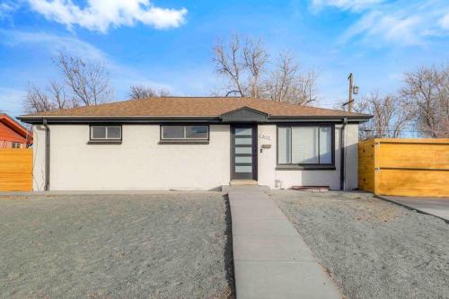 Sleeps 16 - 15 min/Downtown, 10 min/Medical Center, Aurora (photo 8)