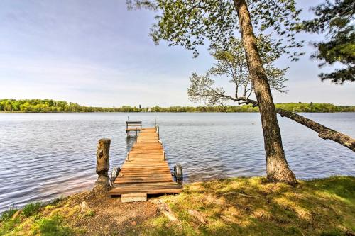 Lakefront Cumberland Cabin with Dock and Fire Pit!