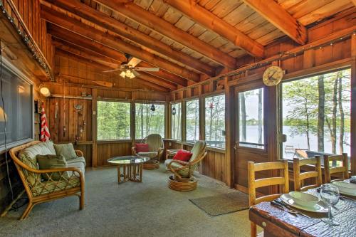 Warm and Cozy Cabin with Dock and Fire Pit on Largon Lake - image 12