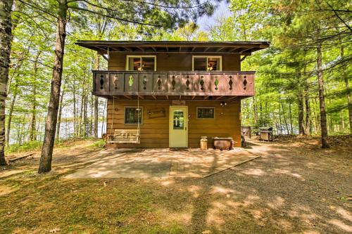 Warm and Cozy Cabin with Dock and Fire Pit on Largon Lake - image 10