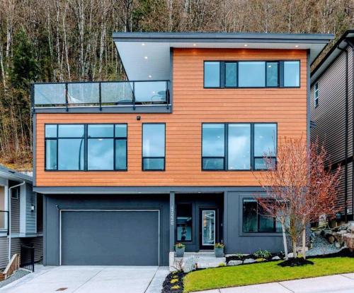 Scenic View Home by Cultus Lake