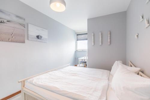 Apartment with Sea View image 9
