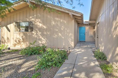 Trendy Digs with Yard Games, Fire Pit and Grill!