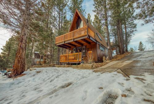Rainbows Edge in Big Bear City, USA