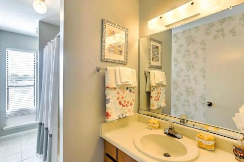 Seaside Condo in Panama City Beach - Mins to Ocean - image 6