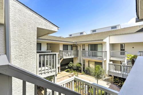Seaside Condo in Panama City Beach - Mins to Ocean - image 9