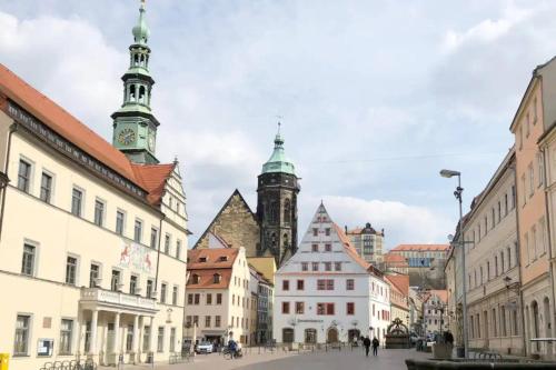 Loft Altstadt mit Sandstein Gewölbe und Parkplatz, Dresden