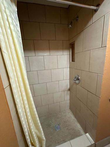 New Corral Motel - image 9