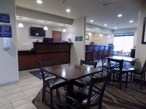 Cobblestone Hotel - Seward - 로비