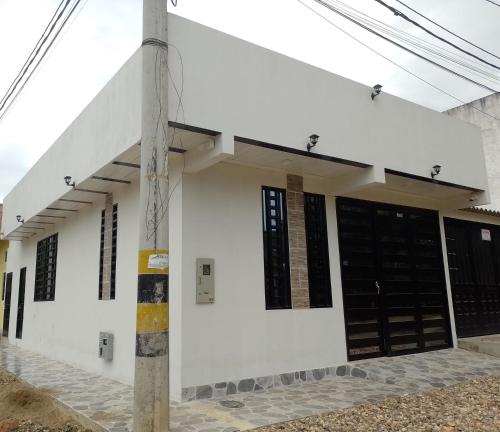 Casa de un piso y terraza PRIVADA CON PISCINA CARMEN DE APICALA