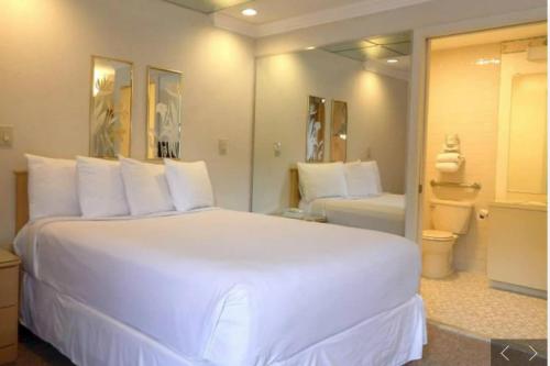 Commack Motor Inn
