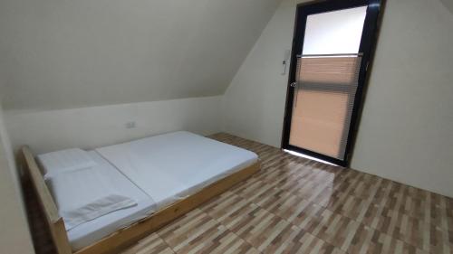 Dwarf Guest House Dwarf Guest House